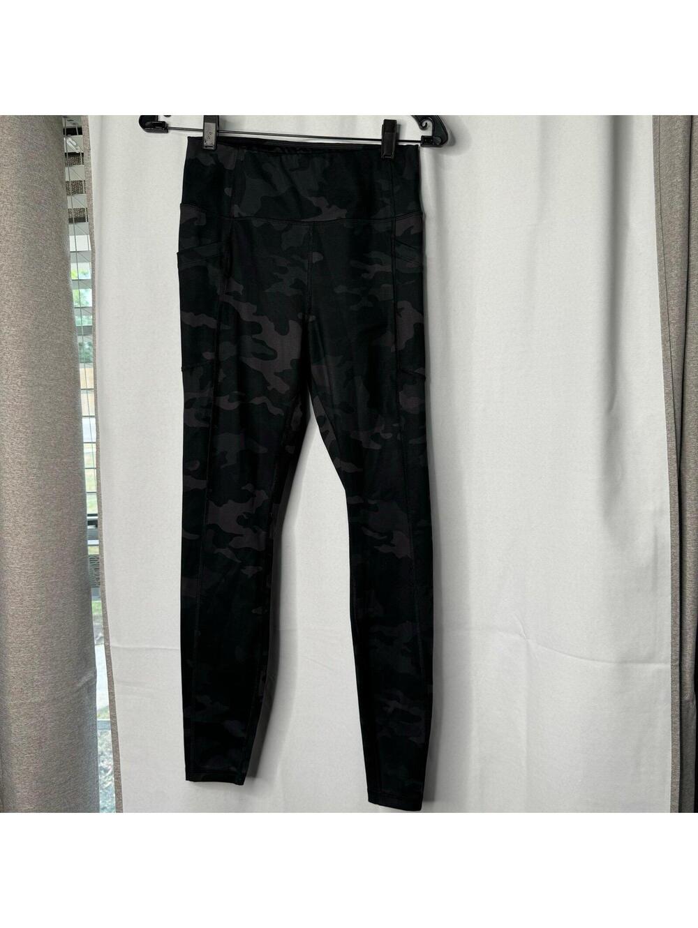 Women's Avia High-Rise Crop Legging Camouflage Black